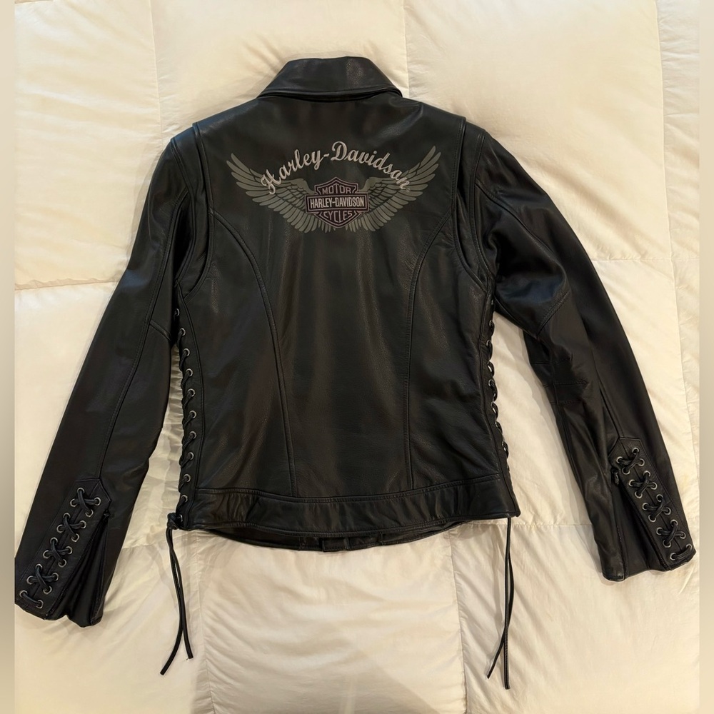 Harley Davidson Women’s Leather Jacket, Size Small, Very Excellent Condition